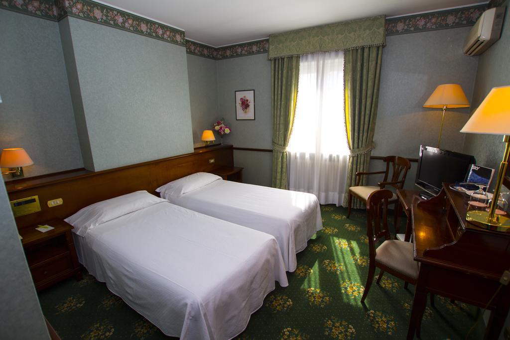 Double or Twin Room,149208950:JPEG